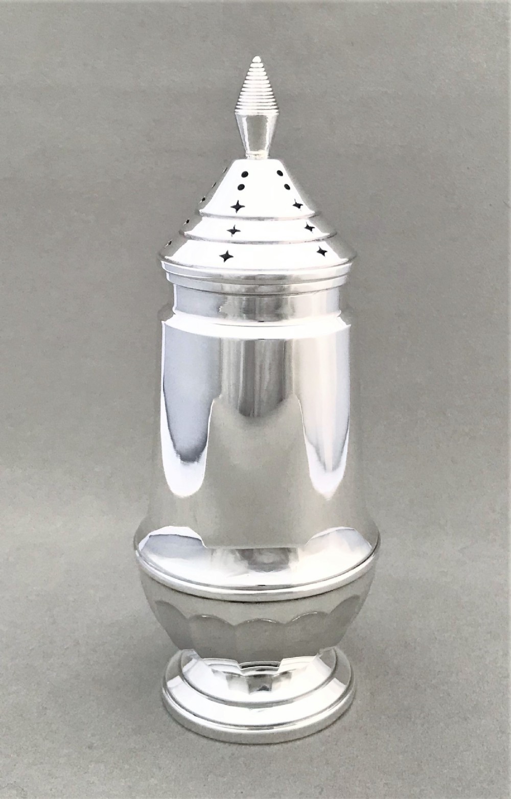 A quality Art Deco silver sugar caster