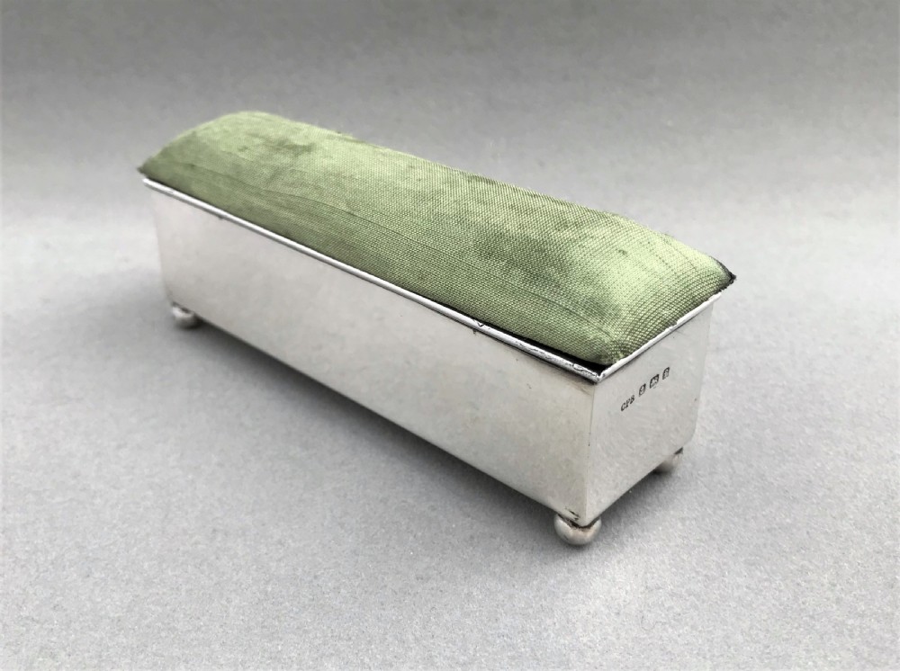 A lovely Edwardian silver ring box