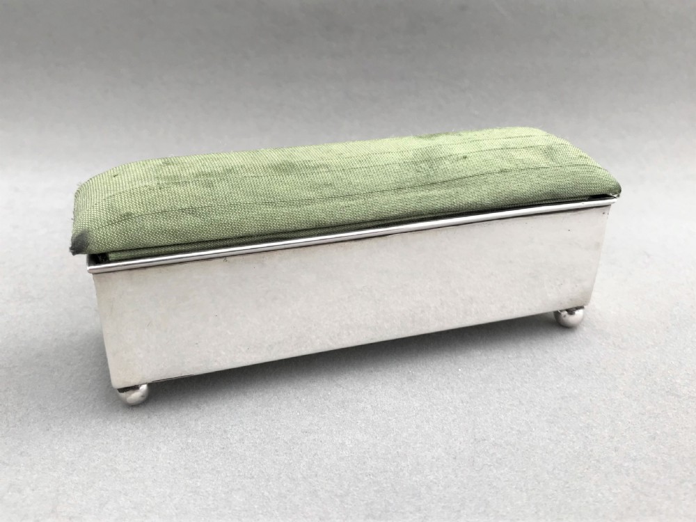 A lovely Edwardian silver ring box View IV