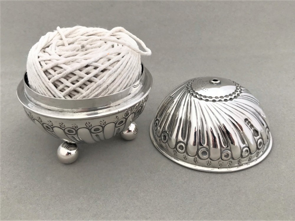 A rare William Comyns silver string box View V