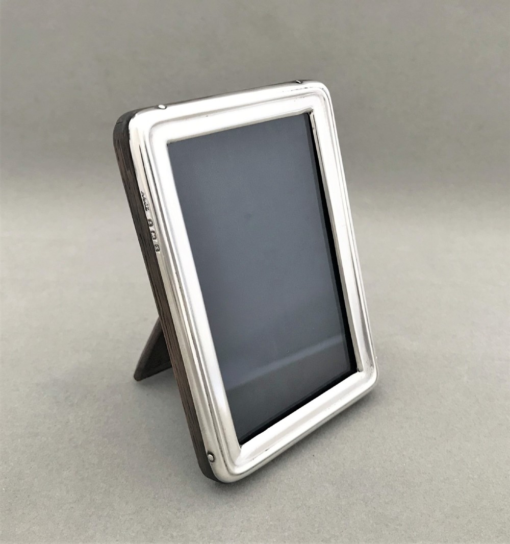 A stylish small silver photo frame