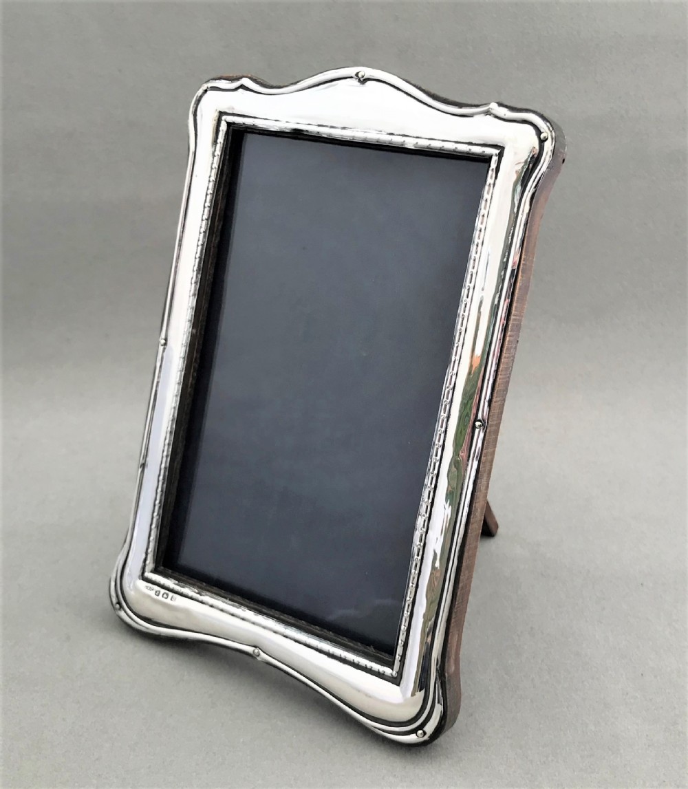 A fine George V silver photo frame