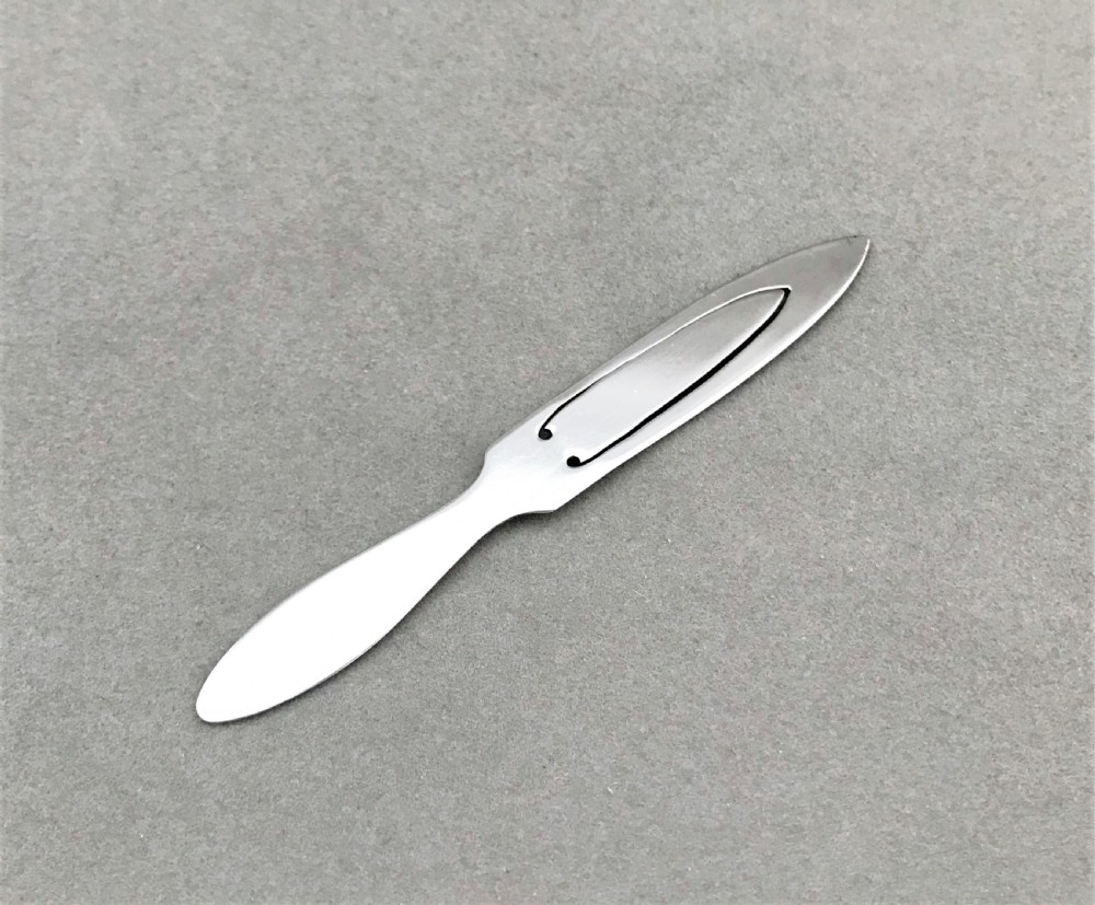 A stylish all silver Edwardian bookmark