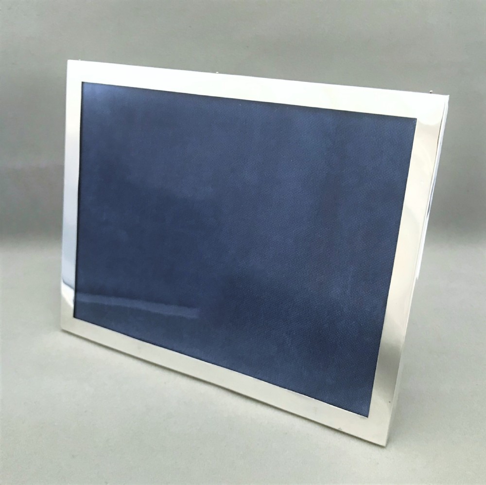 A wonderful landscape silver photo frame
