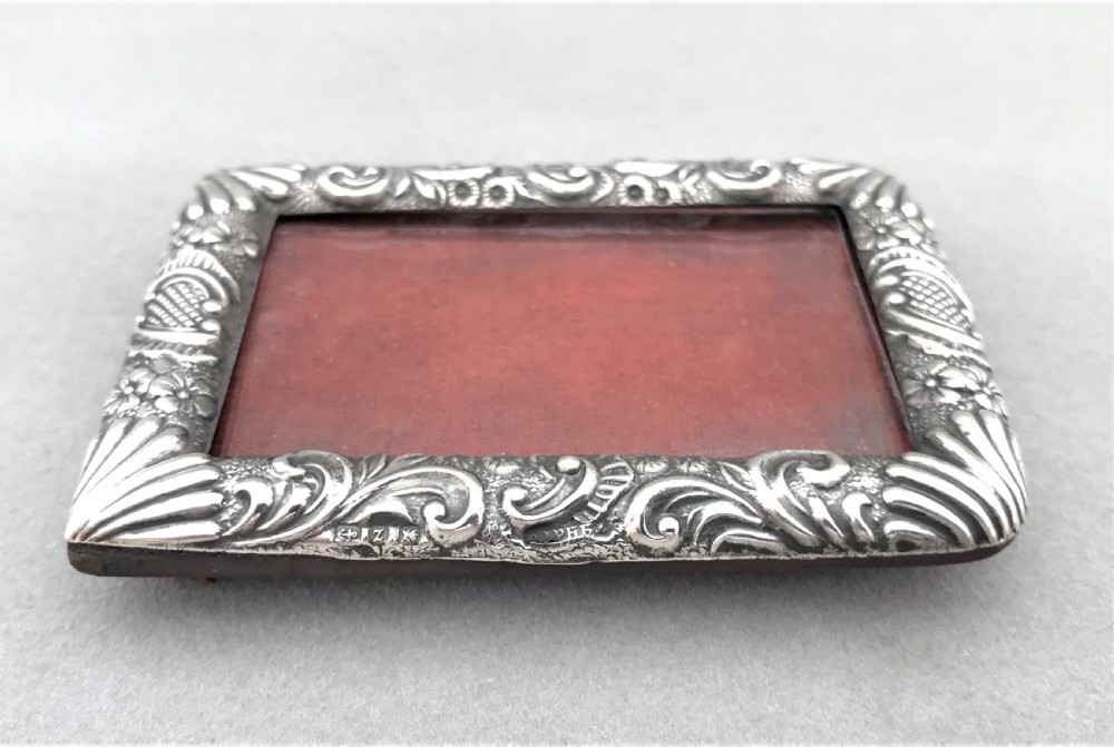 A small Victorian silver photo frame View V