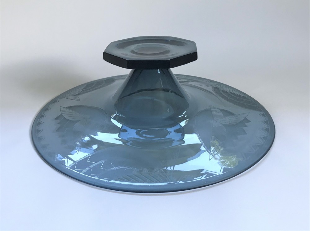 A striking  and stylish Art Deco footed bowl View IV