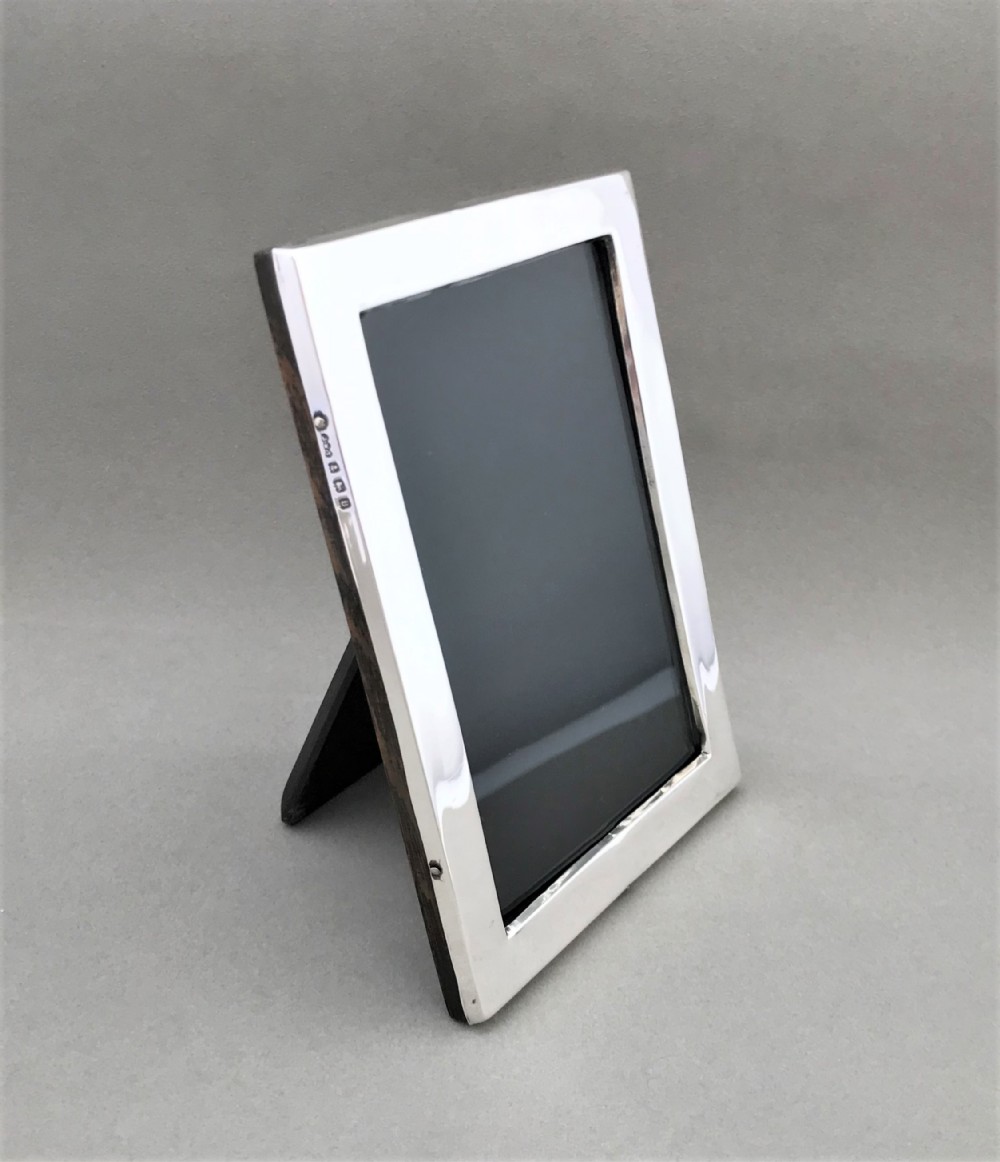 A handsome George V silver photo frame