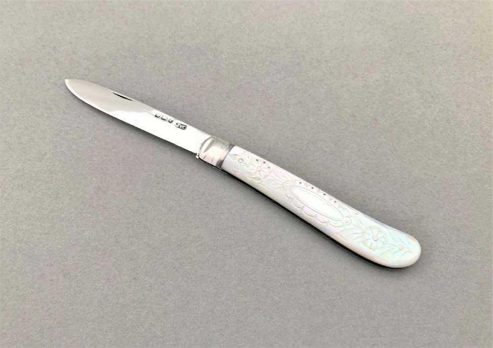 A lovely Victorian silver & mother-of -pearl fruit knife