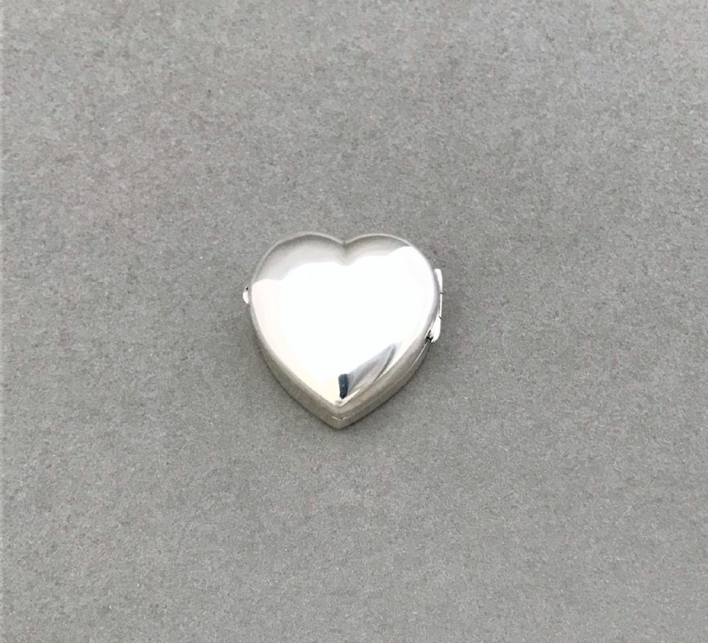 A Victorian silver heart shaped pillbox