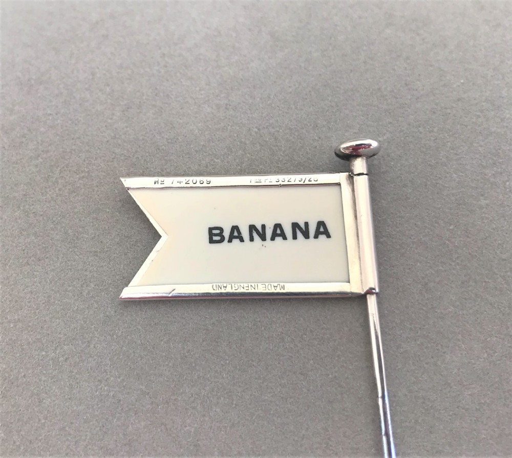 A fabulous set of interchangeable silver sandwich flags View III