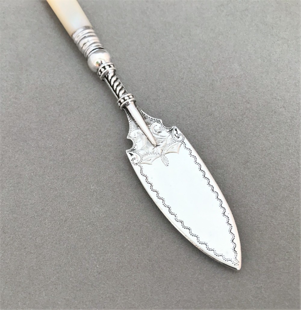 A superb Victorian silver bladed pate spade View II