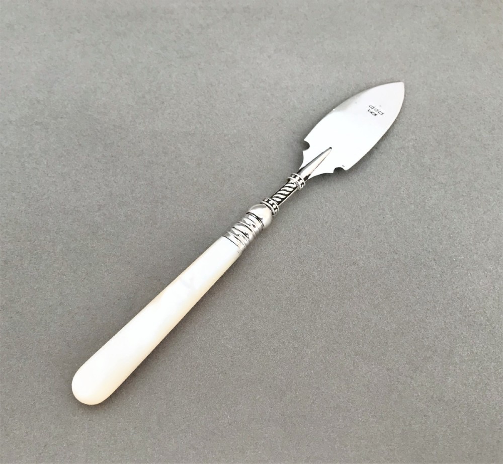 A superb Victorian silver bladed pate spade View III