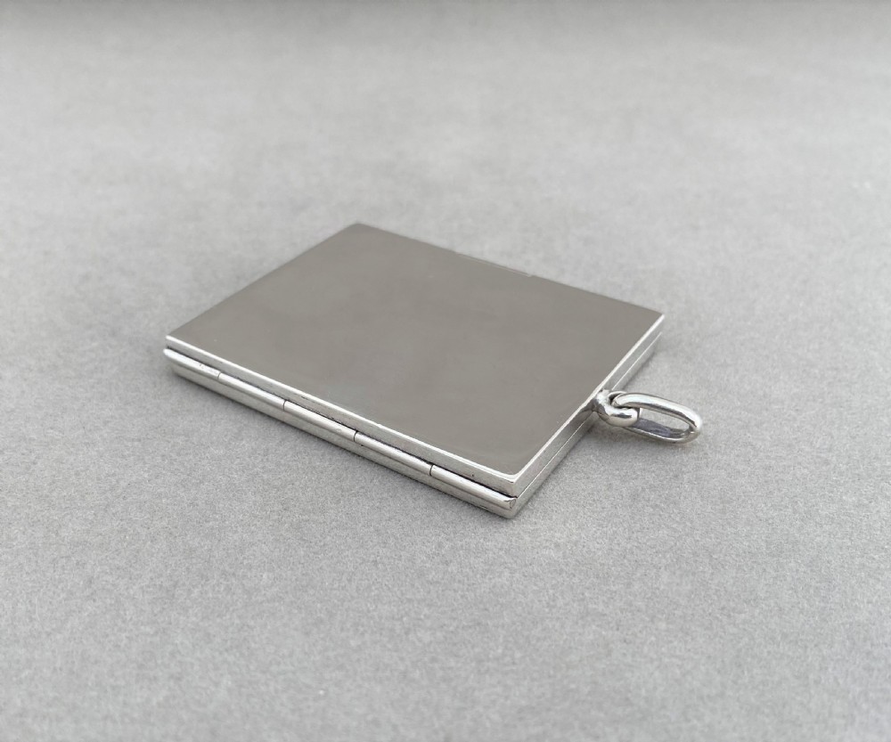 A superb quality First World War travelling silver 'sweetheart' frame View IV