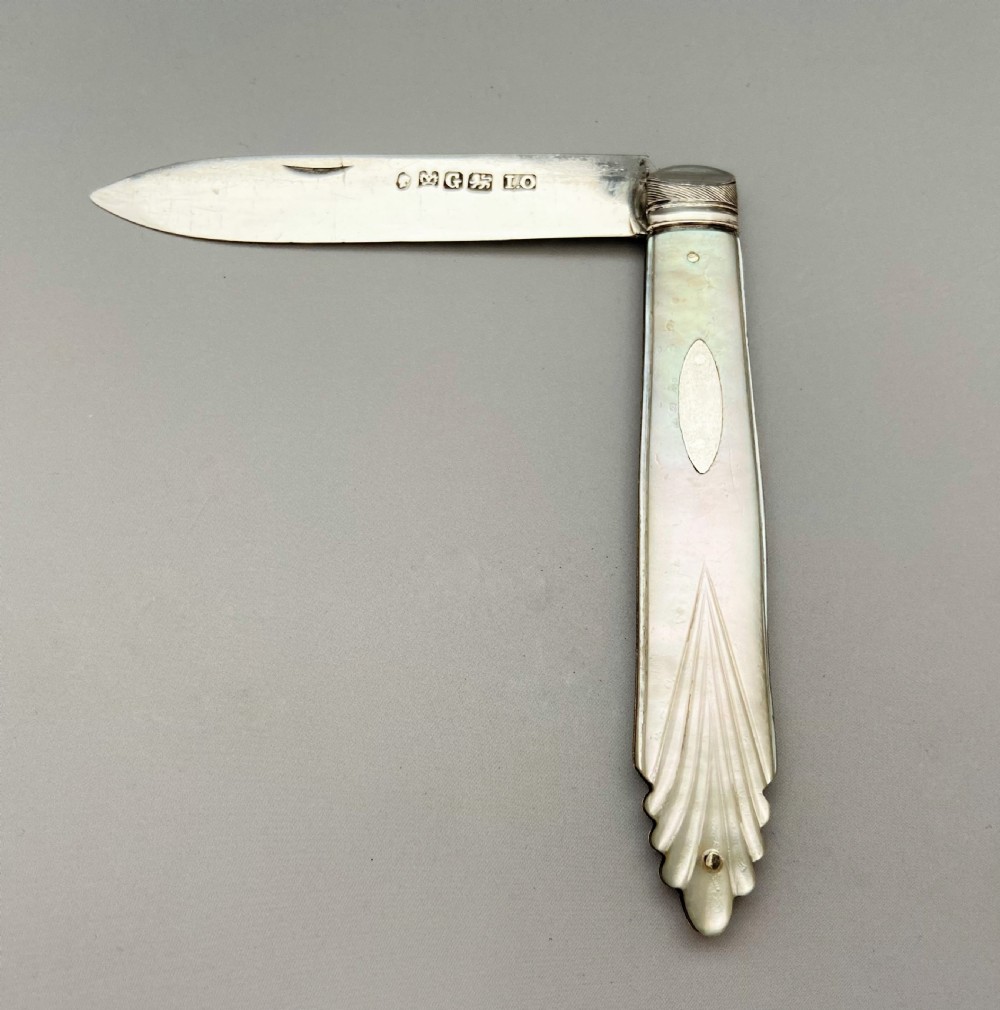 An early Victorian silver & mother-of-pearl fruit knife View IV