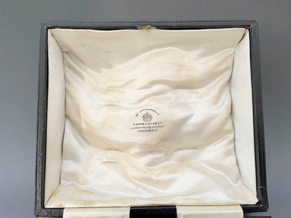 A handsome set of four boxed Chester silver napkin rings View VIII