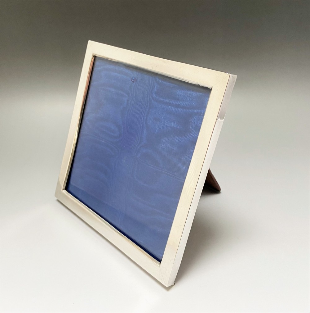 A handsome Victorian silver photo frame