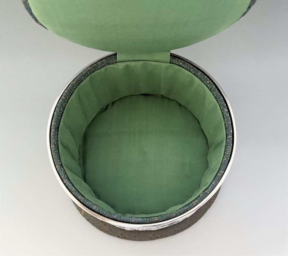 A superb William Comyns silver trinket box View V
