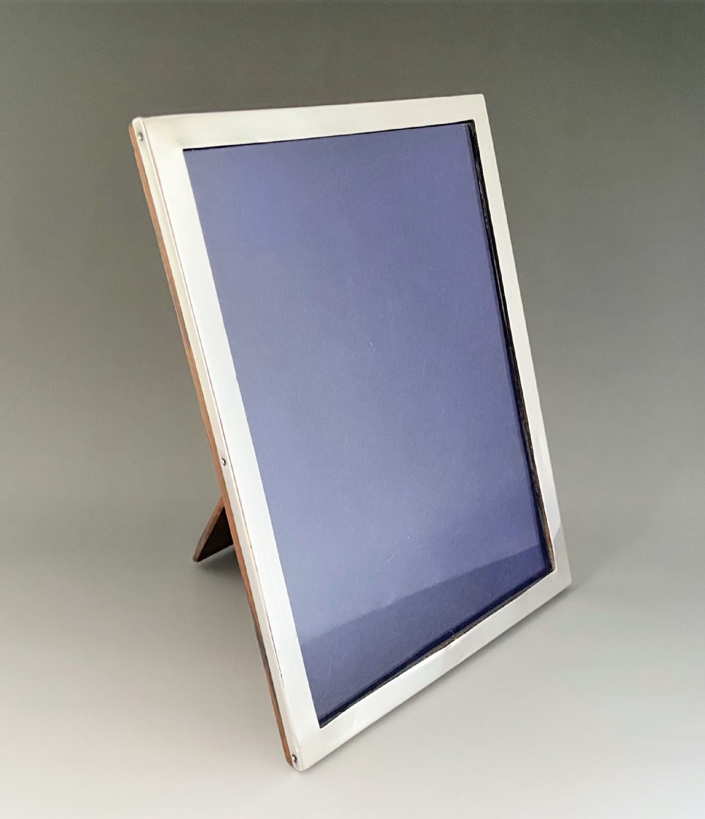 A handsome and practical silver photo frame