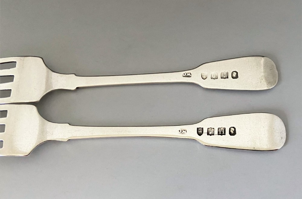 A rare pair of George IV Irish silver oyster forks View IV
