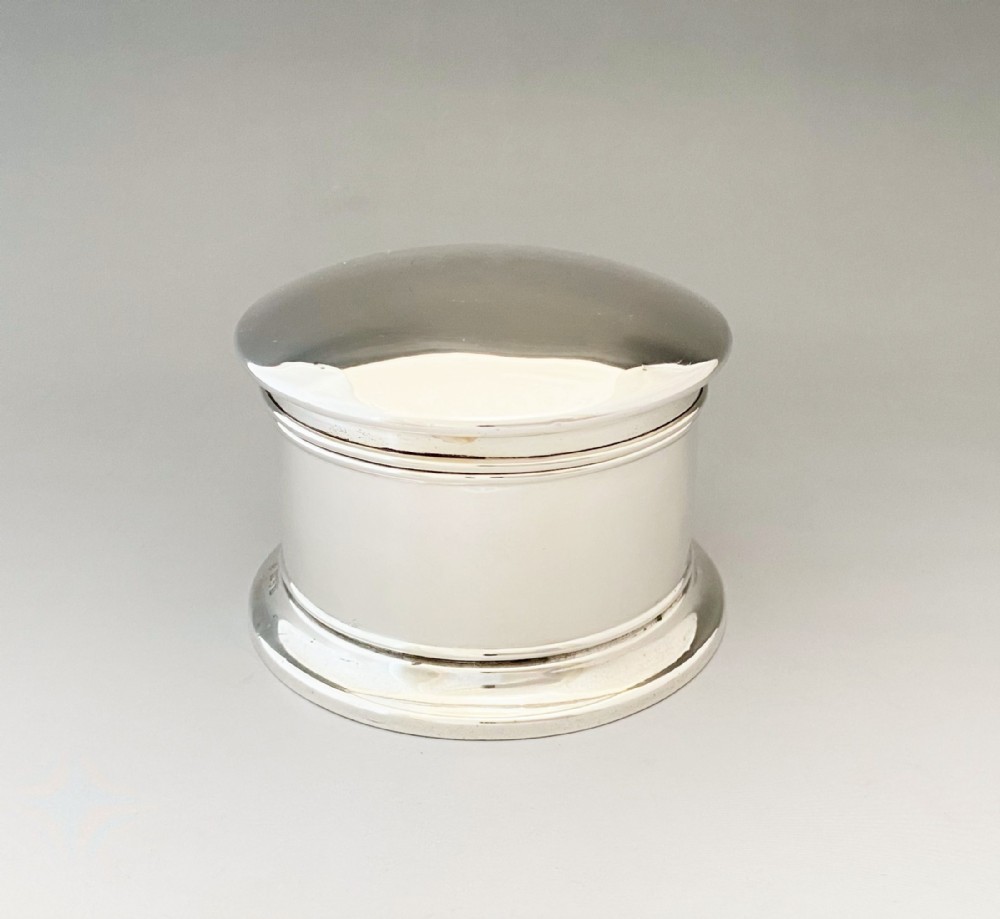 A fabulous Chester silver gilt trinket box