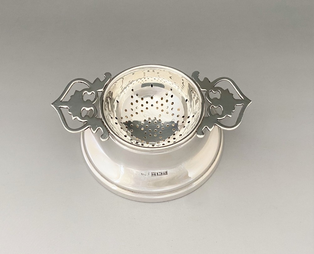 A lovely silver tea strainer & drip cup View III