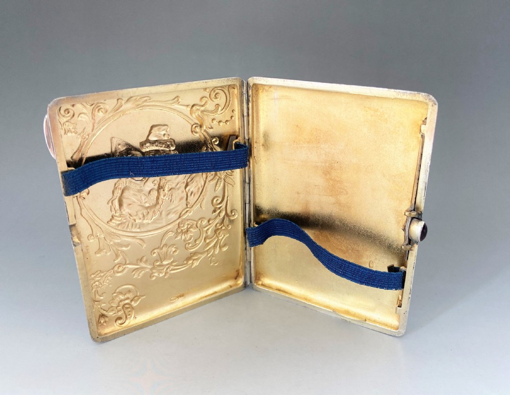 A quality Imperial Russian silver gilt cigarette case View IV