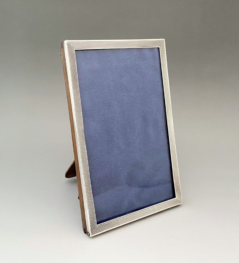 A fine George V silver photo frame