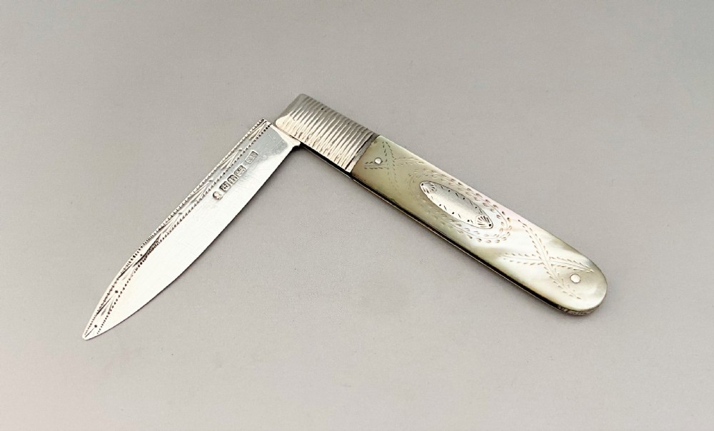 An early William IV silver & mother-of-pearl fruit knife View III