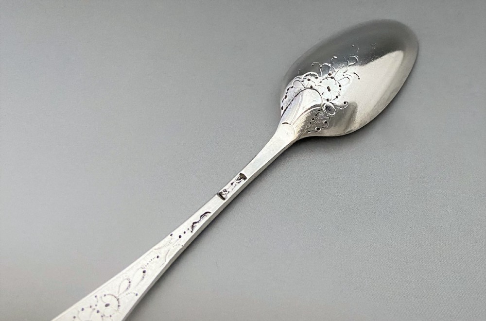 A superb set of 6 mid 18th Century silver gilt teaspoons View XV