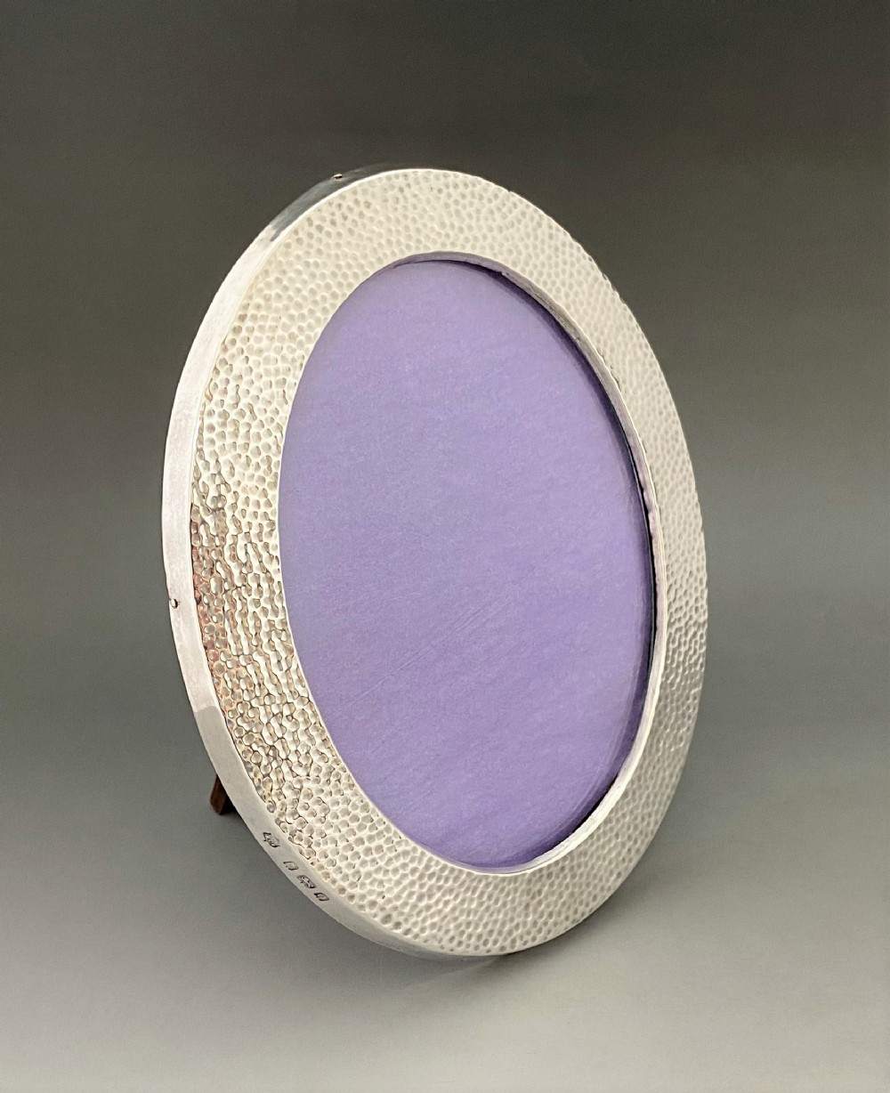 A stylish Edwardian silver photo frame