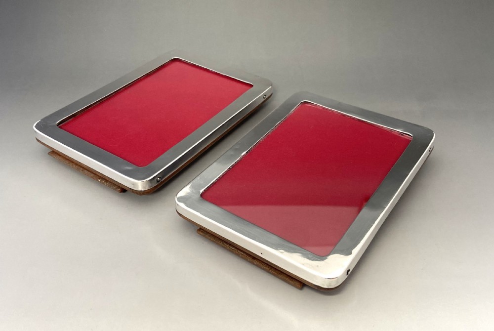 An elegant matching pair of silver photo frames View IV