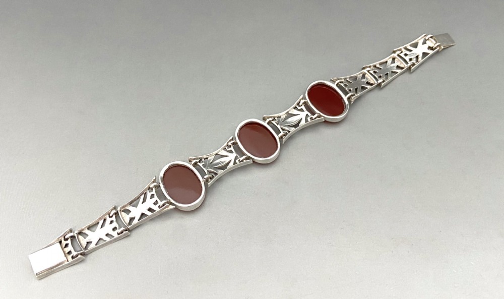 A charming Art Deco silver and agate bracelet View V