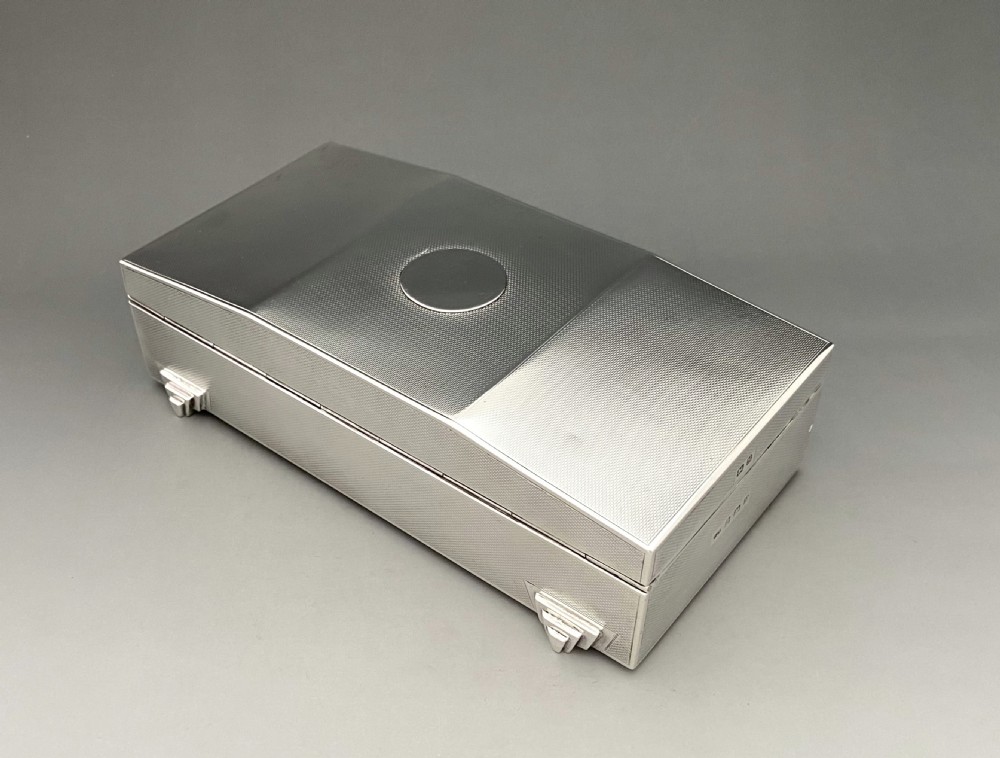 A fabulous Art Deco silver cigarette box View V
