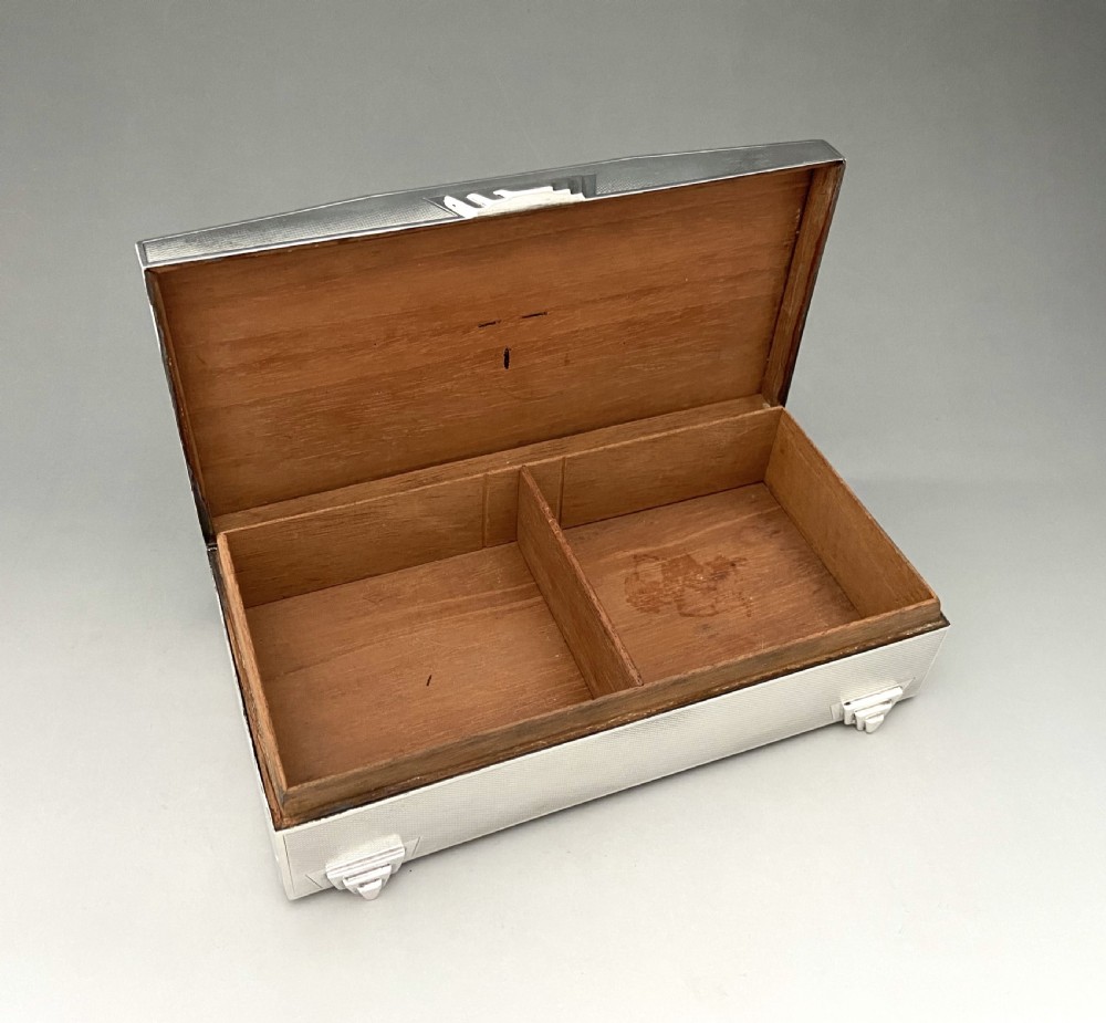 A fabulous Art Deco silver cigarette box View VI