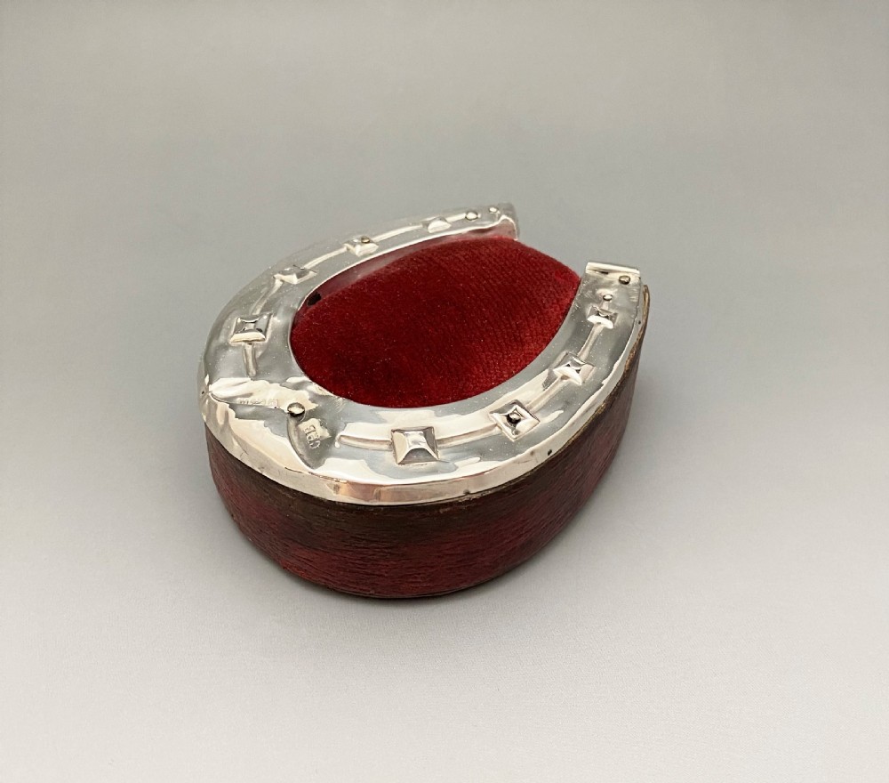 An Edwardian Silver 'good luck' horseshoe Pin Cushion View V