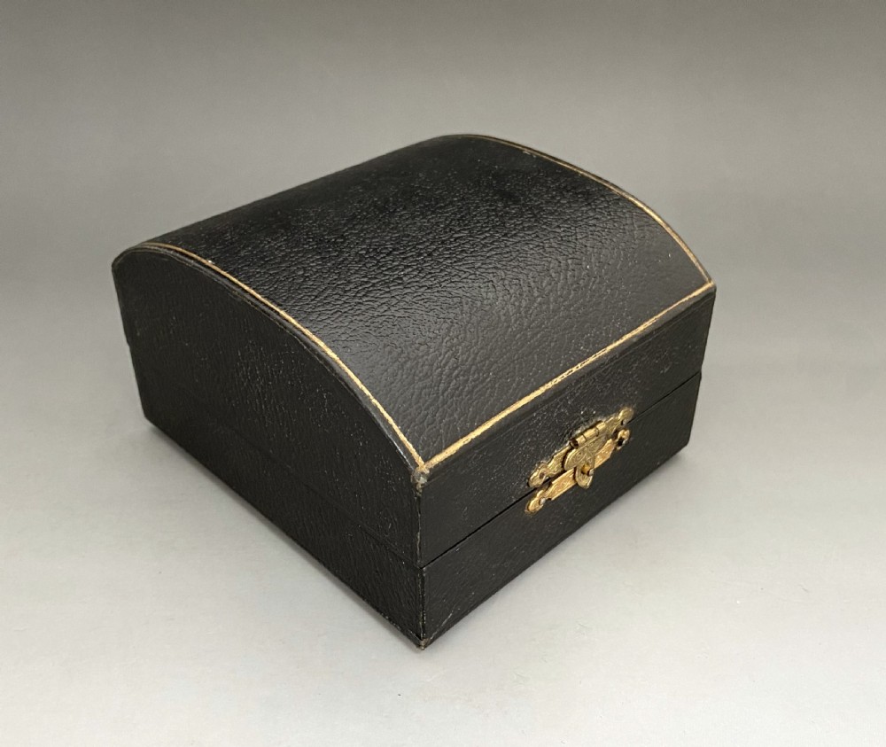 A desirable set of six boxed silver napkin rings View VIII
