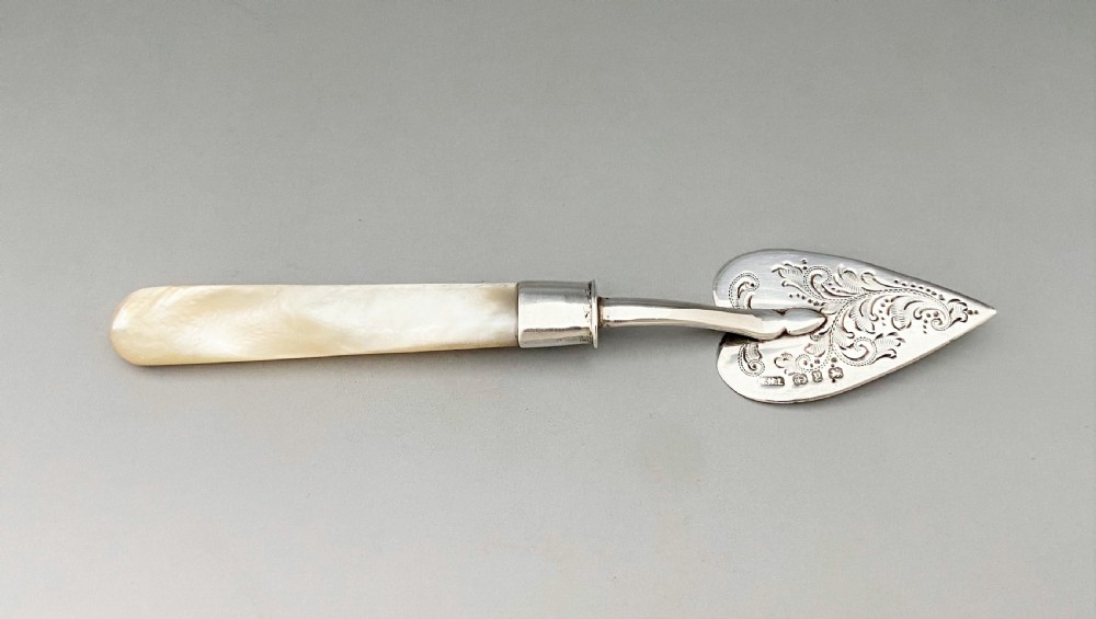 A rare Victorian silver & mother-of-pearl pate spreader View II