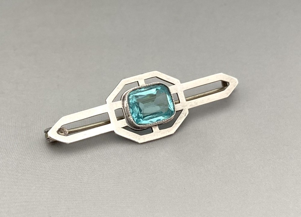 A stylish Art Deco Charles Horner silver brooch