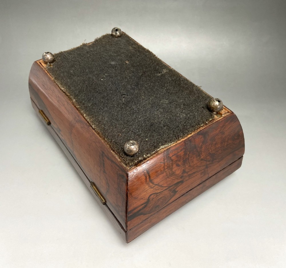  A lovely William IV Rosewood & mother-of-pearl inlaid box View VII