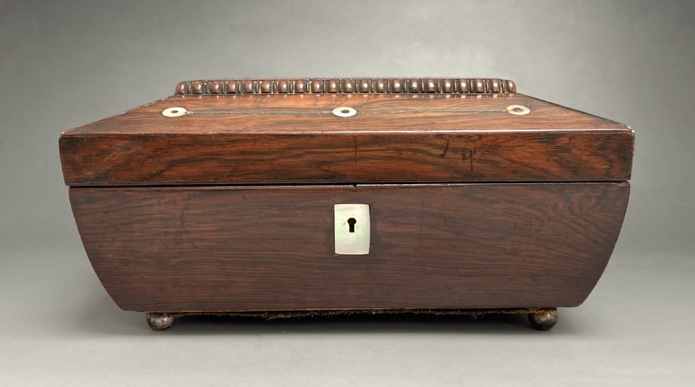  A lovely William IV Rosewood & mother-of-pearl inlaid box View XI