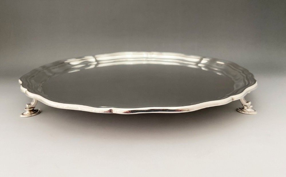 A stylish George V silver salver View III