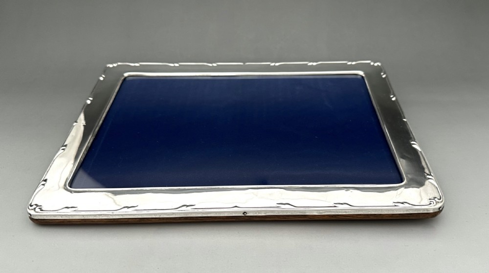 A desirable silver landscape & portrait photo frame View V