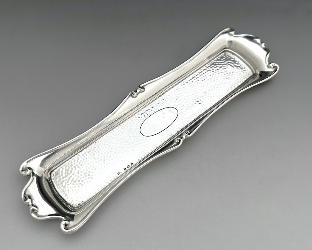 A charming Art Nouveau Edwardian silver pen tray