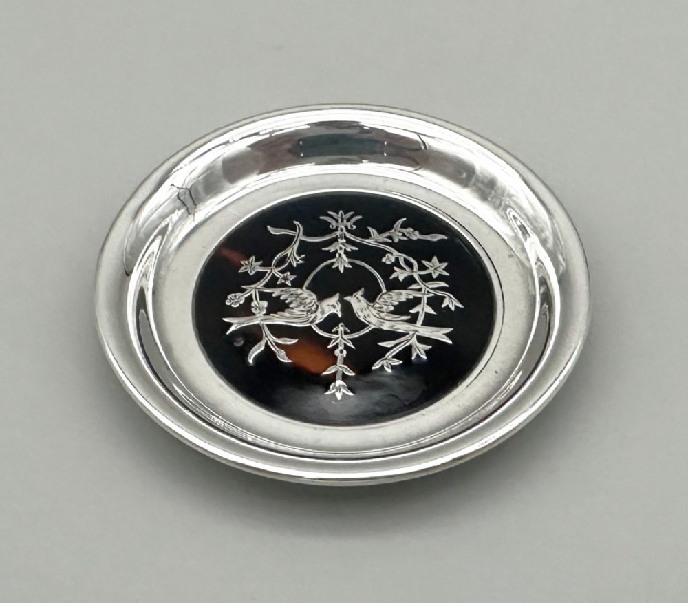 A beautiful silver & tortoiseshell trinket/ pin dish by William Comyns