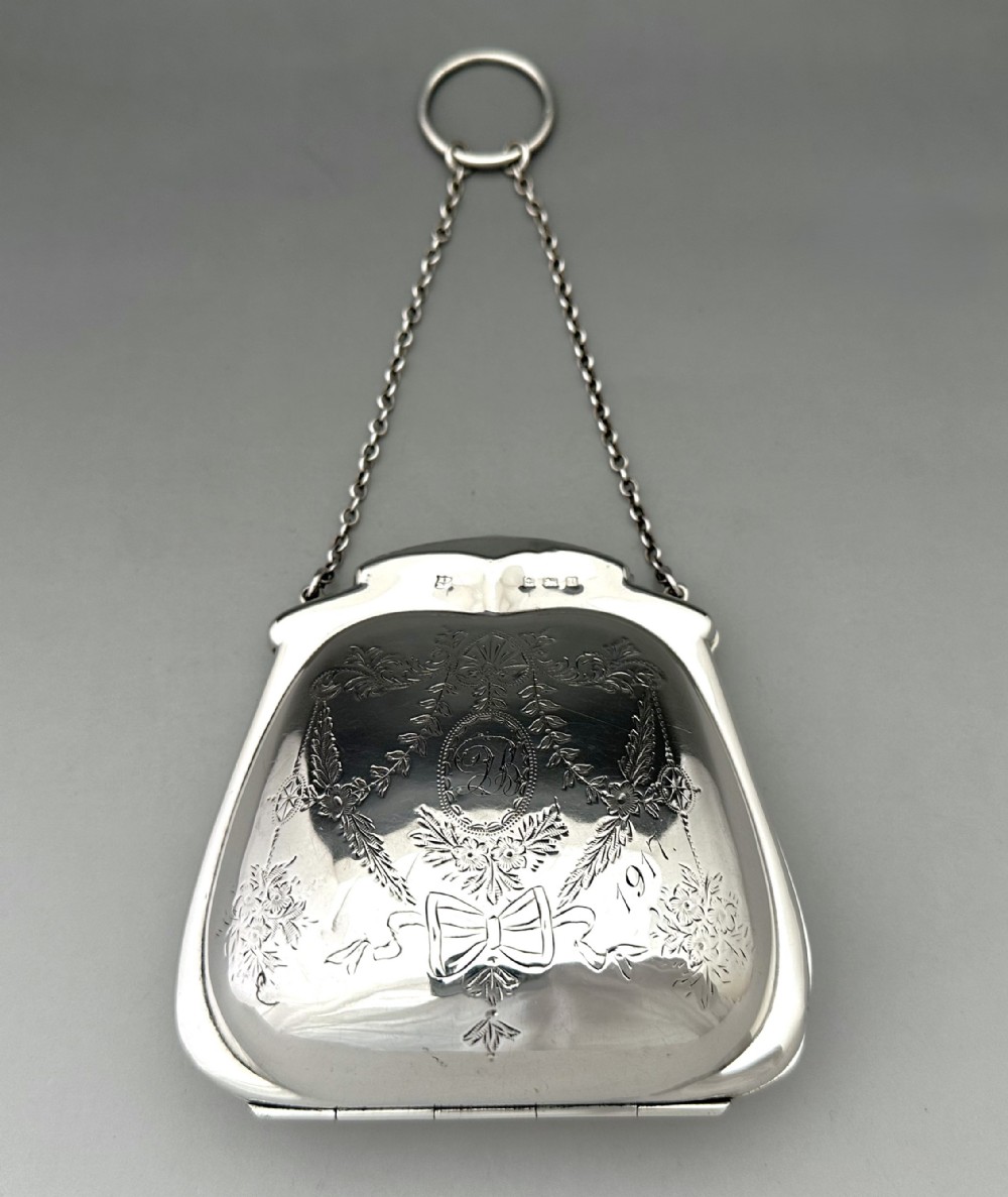 An attractive George V silver cocktail purse