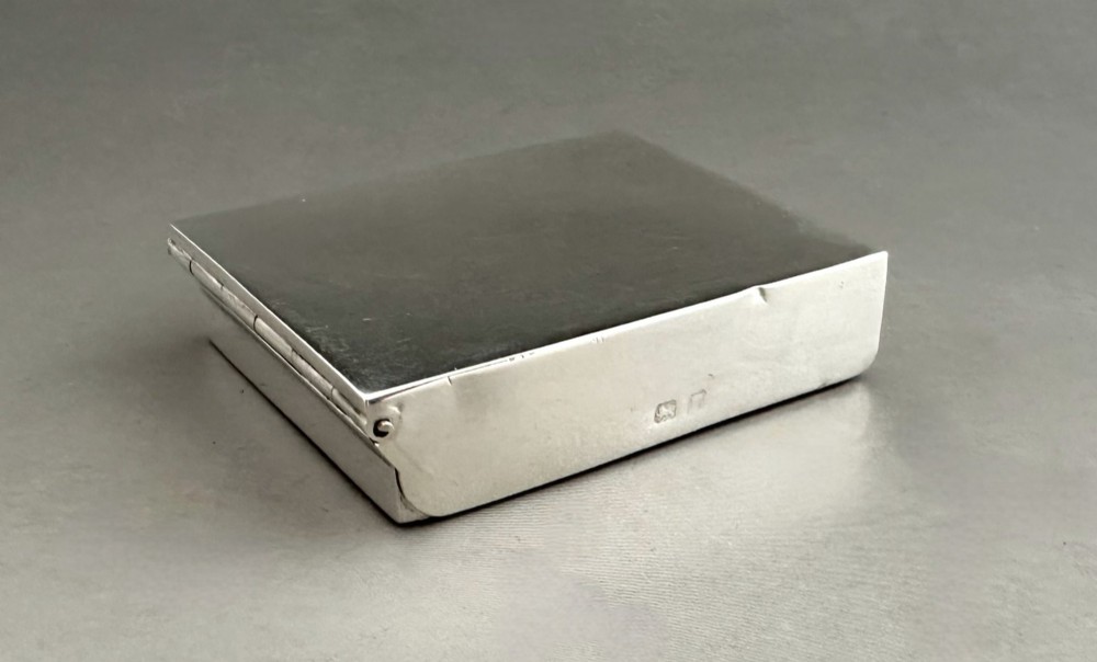 A superb George V silver Vesta case View IX