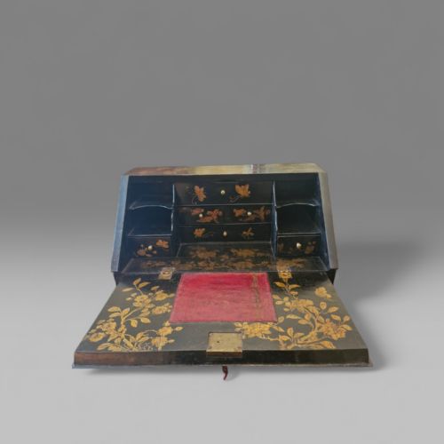 A TABLE TOP BUREAU - ADDITIONAL PHOTO 4