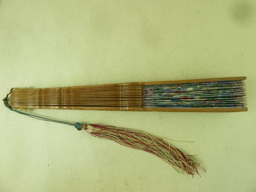 CHINESE EXPORT HAND FAN MANDERIN THOUSAND FACES CARVED SANDALWOOD CANTON - ADDITIONAL PHOTO 7