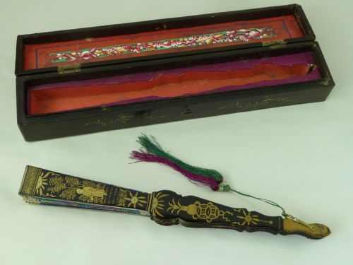 CHINESE EXPORT HAND FAN MANDERIN THOUSAND FACES BLACK LACQUER CANTON - ADDITIONAL PHOTO 6