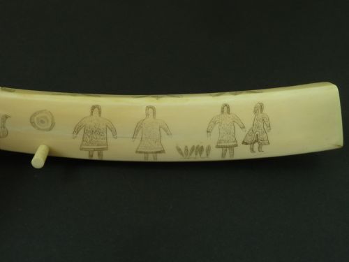 LARGE SCRIMSHAW INUIT CRIB BOARD WALRUS TUSK MARINE IVORY ESKIMO - ADDITIONAL PHOTO 2